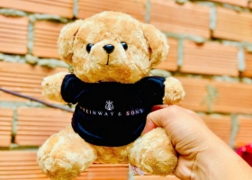Cuahanggaubong.com sản xuất 200 bé gấu bông cho Thương hiệu Steinway & Sons